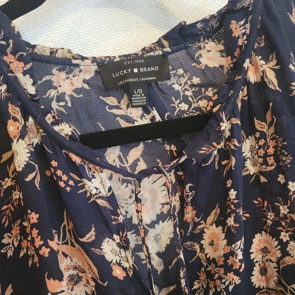 Lucky Brand Floral boho Blouse Navy size Large - Picture 5 of 5